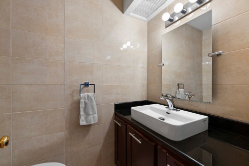 Salle d'eau - 4562 Rue Lake, Dollard-Des-Ormeaux, QC - Indoor Photo Showing Bathroom