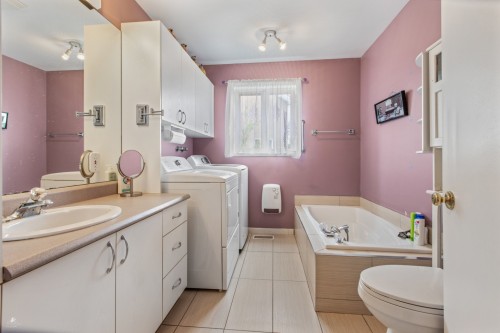 Salle de bains - 40 Rue Comeau, Saint-Magloire, QC - Indoor Photo Showing Other Room