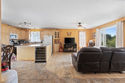 Salon - 40 Rue Comeau, Saint-Magloire, QC - Indoor Photo Showing Living Room