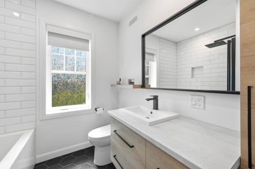 Salle de bains - 932 Rue Lanoie, Upton, QC - Indoor Photo Showing Bathroom