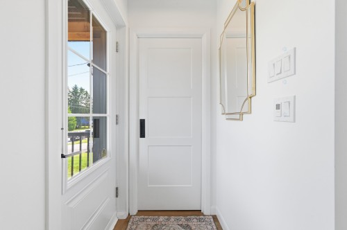 Hall d'entrée/Vestibule - 932 Rue Lanoie, Upton, QC - Indoor Photo Showing Other Room