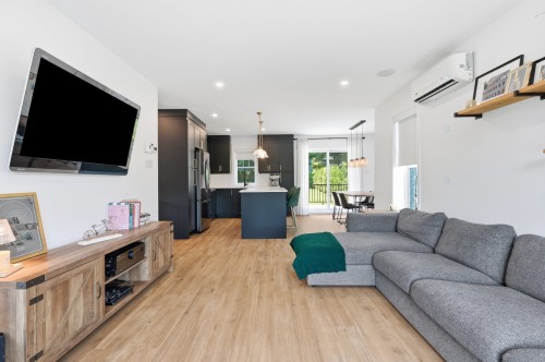 Vue d'ensemble - 932 Rue Lanoie, Upton, QC - Indoor Photo Showing Living Room