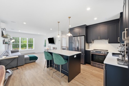 Vue d'ensemble - 932 Rue Lanoie, Upton, QC - Indoor Photo Showing Kitchen With Double Sink With Upgraded Kitchen