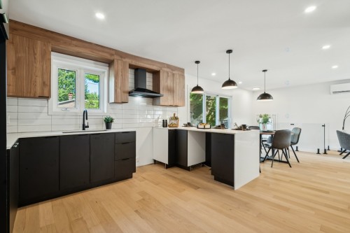 Cuisine - 385 Rue Auger, Beloeil, QC - Indoor Photo Showing Kitchen With Upgraded Kitchen