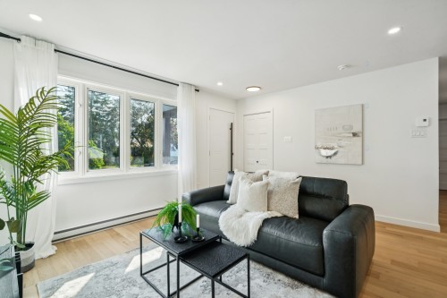 Salon - 385 Rue Auger, Beloeil, QC - Indoor Photo Showing Living Room
