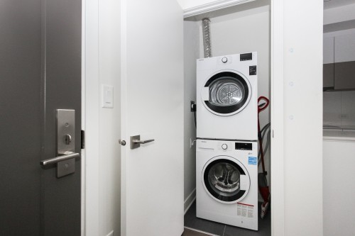 Laundry - 2104-628 Rue St-Jacques, Montréal (Ville-Marie), QC - Indoor Photo Showing Laundry Room