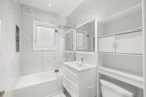 Bathroom - 7463 Rue Ostell-Crescent, Montréal (Côte-Des-Neiges/Notre-Dame-De-Grâce), QC - Indoor Photo Showing Bathroom