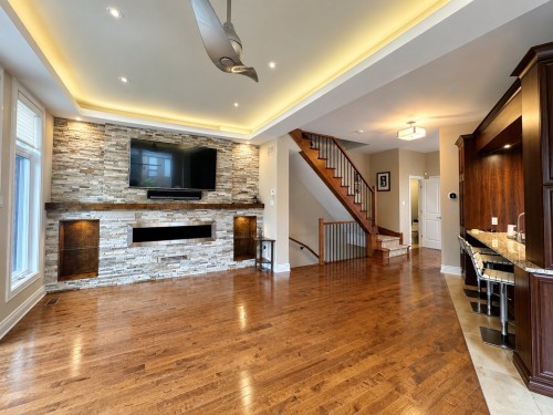 Living Room - 6-373 Av. Elm, Beaconsfield, QC - Indoor Photo Showing Other Room With Fireplace