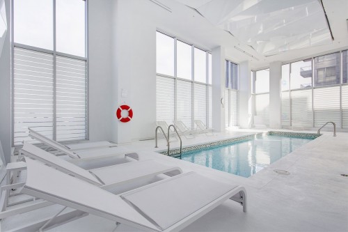 Pool - 422-365 Rue St-André, Montréal (Ville-Marie), QC - Indoor Photo Showing Other Room With In Ground Pool