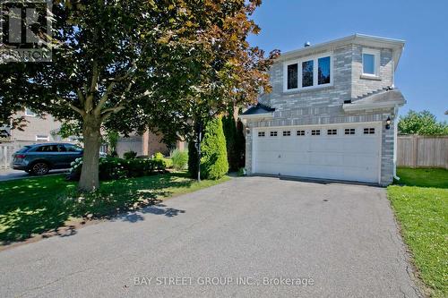 22 TAOS COURT  Richmond Hill, ON L4C 0G5
