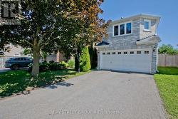 22 TAOS COURT Richmond Hill, ON L4C 0G5