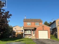 27 LINDSAY COURT Barrie, ON L4M 6G5