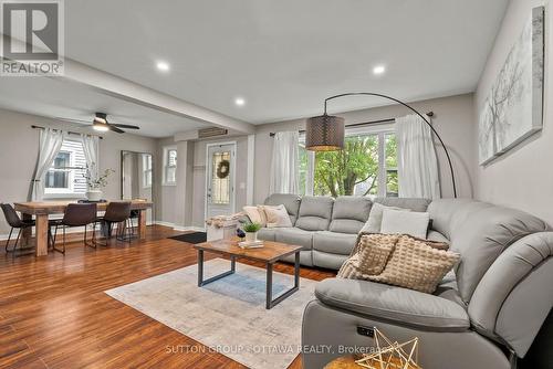 409 Blake Boulevard, Ottawa, ON - Indoor Photo Showing Living Room