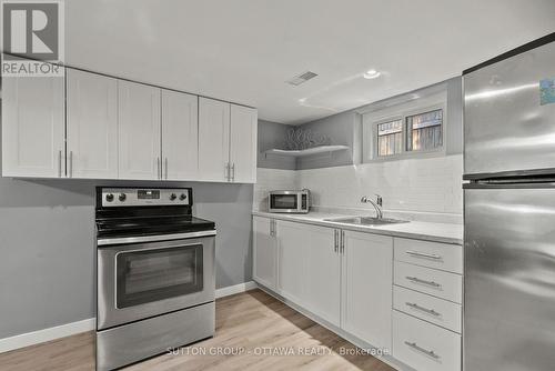 409 Blake Boulevard, Ottawa, ON - Indoor Photo Showing Kitchen