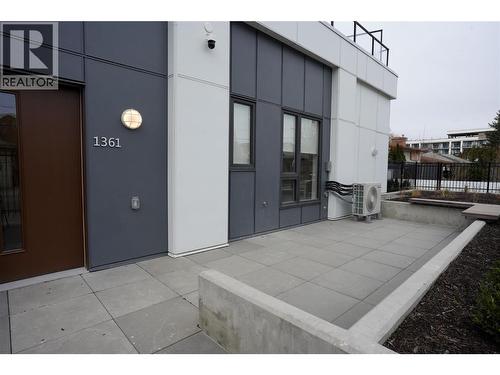 1361 Belaire Avenue, Kelowna, BC - Outdoor With Exterior