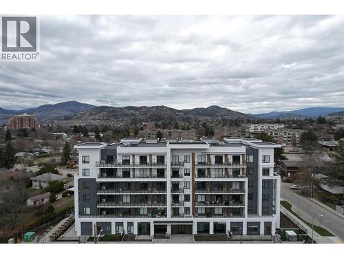 1361 Belaire Avenue, Kelowna, BC - Outdoor