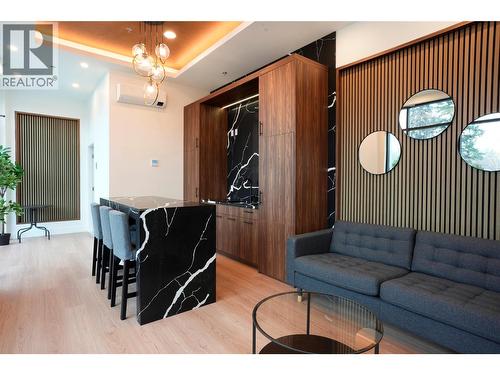 1361 Belaire Avenue, Kelowna, BC - Indoor