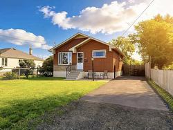208 Otto Street  Thunder Bay, ON P7A 2T3