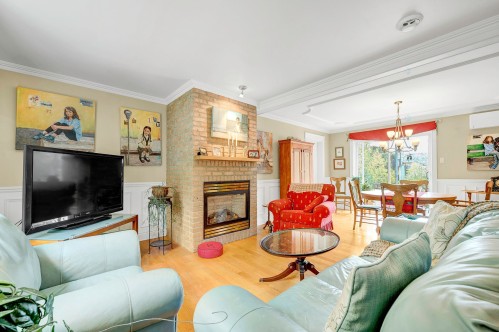 Salon - 593 Ch. Des Cèdres, Piedmont, QC - Indoor Photo Showing Living Room With Fireplace