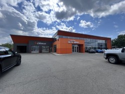 2360 Boul. du Curé-Labelle  Saint-Jérôme, QC J7Y 5E9
