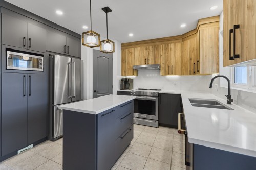 Cuisine - 21 Rue Des Catalpas, Saint-Philippe, QC - Indoor Photo Showing Kitchen With Double Sink With Upgraded Kitchen