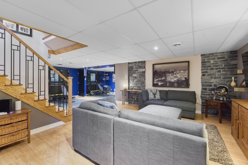 Salle familiale - 21 Rue Des Catalpas, Saint-Philippe, QC - Indoor