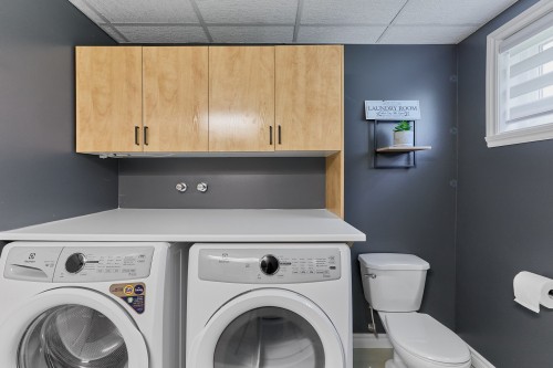 Salle de bains - 21 Rue Des Catalpas, Saint-Philippe, QC - Indoor Photo Showing Laundry Room