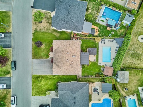 Photo aérienne - 21 Rue Des Catalpas, Saint-Philippe, QC - Outdoor With In Ground Pool With View