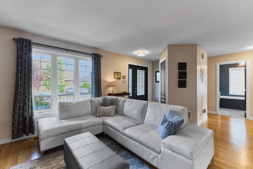 Salon - 21 Rue Des Catalpas, Saint-Philippe, QC - Indoor Photo Showing Living Room