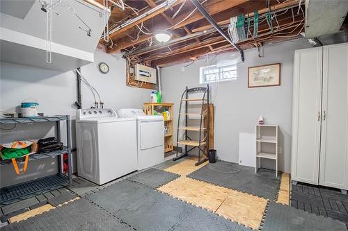 584 Centennial St, Winnipeg, MB - Indoor Photo Showing Laundry Room