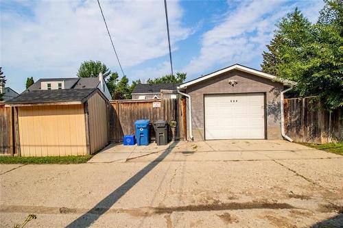 584 Centennial St, Winnipeg, MB - Outdoor With Exterior