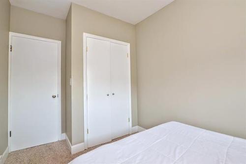 1019 Royse Ave, Winnipeg, MB - Indoor Photo Showing Bedroom