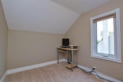 1019 Royse Ave, Winnipeg, MB - Indoor Photo Showing Other Room