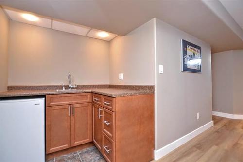 1019 Royse Ave, Winnipeg, MB - Indoor Photo Showing Other Room