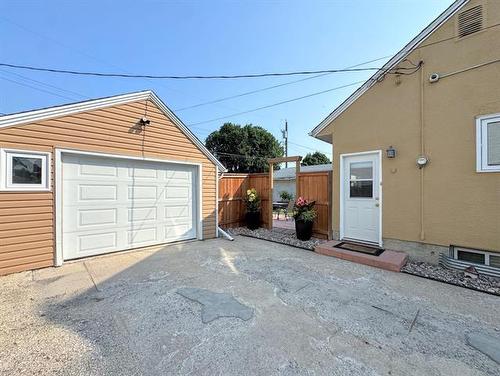 1019 Royse Ave, Winnipeg, MB - Outdoor With Exterior