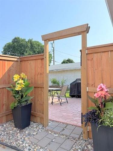 1019 Royse Ave, Winnipeg, MB - Outdoor