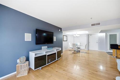 217-835 Adsum Dr, Winnipeg, MB - Indoor