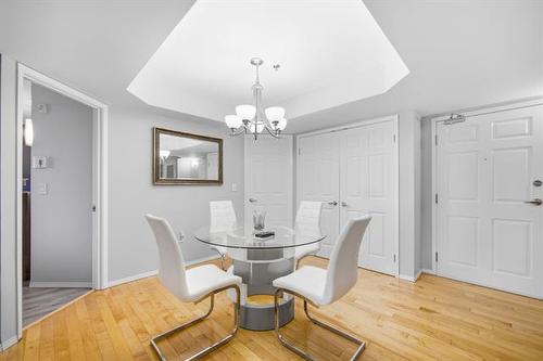 217-835 Adsum Dr, Winnipeg, MB - Indoor Photo Showing Dining Room