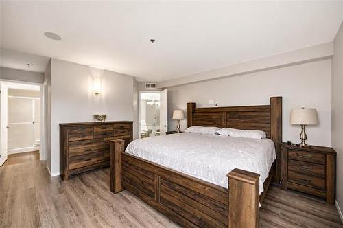 217-835 Adsum Dr, Winnipeg, MB - Indoor Photo Showing Bedroom