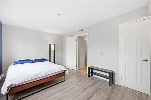 217-835 Adsum Dr, Winnipeg, MB - Indoor Photo Showing Bedroom
