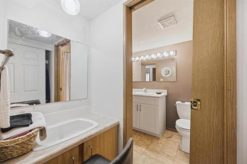 2307-100 Plaza Dr, Winnipeg, MB - Indoor Photo Showing Bathroom