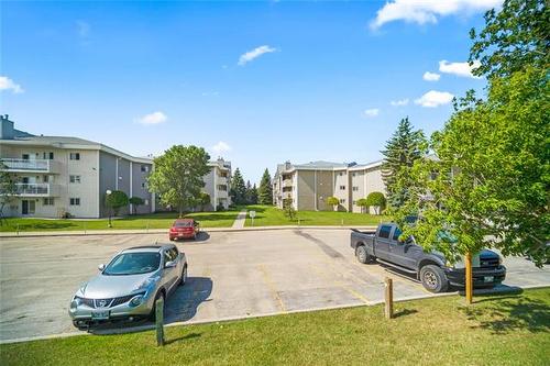2307-100 Plaza Dr, Winnipeg, MB - Outdoor With Balcony