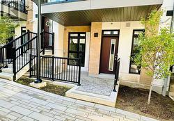 P102 - 145 CANON JACKSON DRIVE  Toronto, ON M6M 2G1