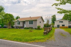 100 79e Avenue Saint-Paul-De-L'Île-Aux-Noix, QC J0J 1G0