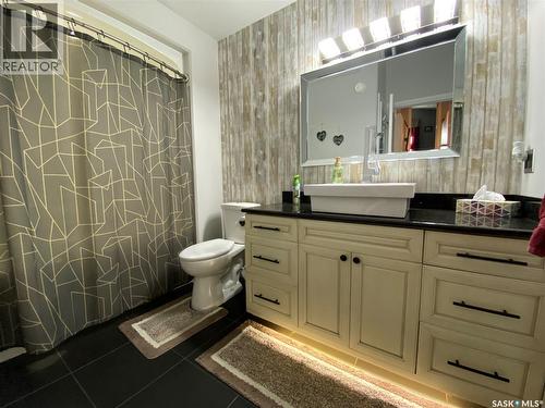 74 Madge Way, Yorkton, SK - Indoor Photo Showing Bathroom
