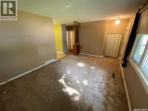 386 4Th Avenue N, Yorkton, SK - Indoor Photo Showing Other Room