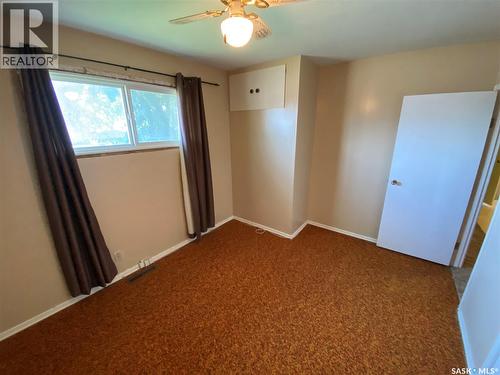 386 4Th Avenue N, Yorkton, SK - Indoor Photo Showing Other Room