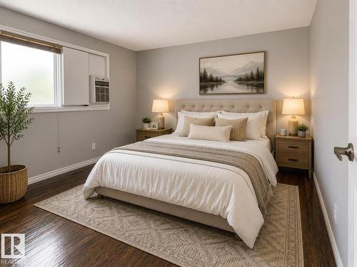 3615 10 Av Nw, Edmonton, AB - Indoor Photo Showing Bedroom