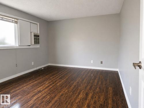 3615 10 Av Nw, Edmonton, AB - Indoor Photo Showing Other Room