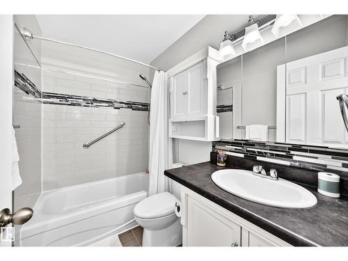 3615 10 Av Nw, Edmonton, AB - Indoor Photo Showing Bathroom